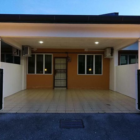 Address No 915, Lorong Uni Central 13, Taman Uni Central, Kuching Samarahan Expressway Exterior foto